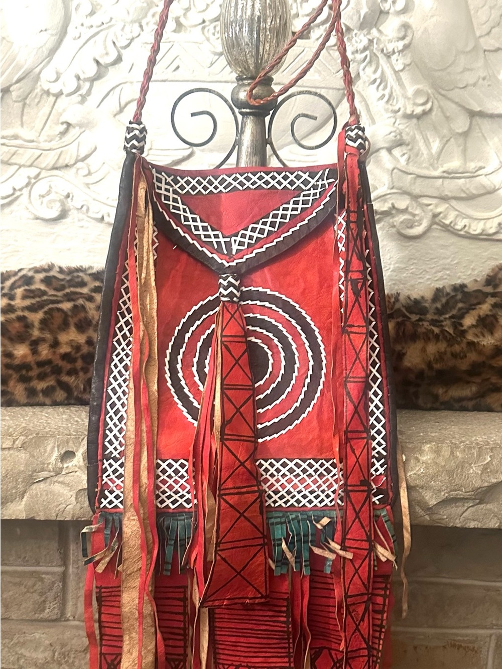 HandCrafted New Red Black Fringe Crossbody Bag Geometric Leather teurig Afroboho